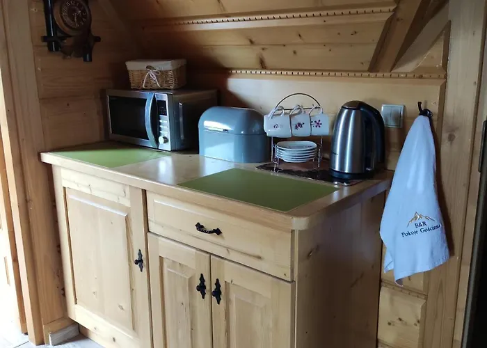 B&r Goscinne בית הארחה